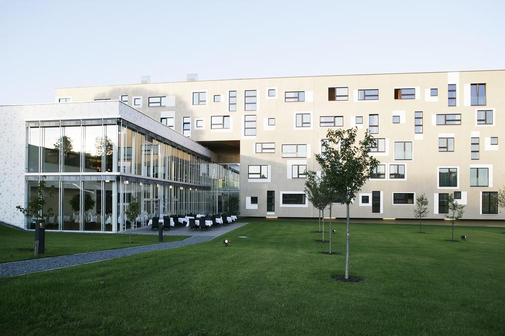 Hotel Die Zeit Sankt Veit an der Glan Exterior photo
